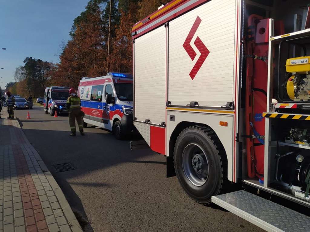 Wypadek w Nowej Dębie, droga zablokowana [zdjęcia]