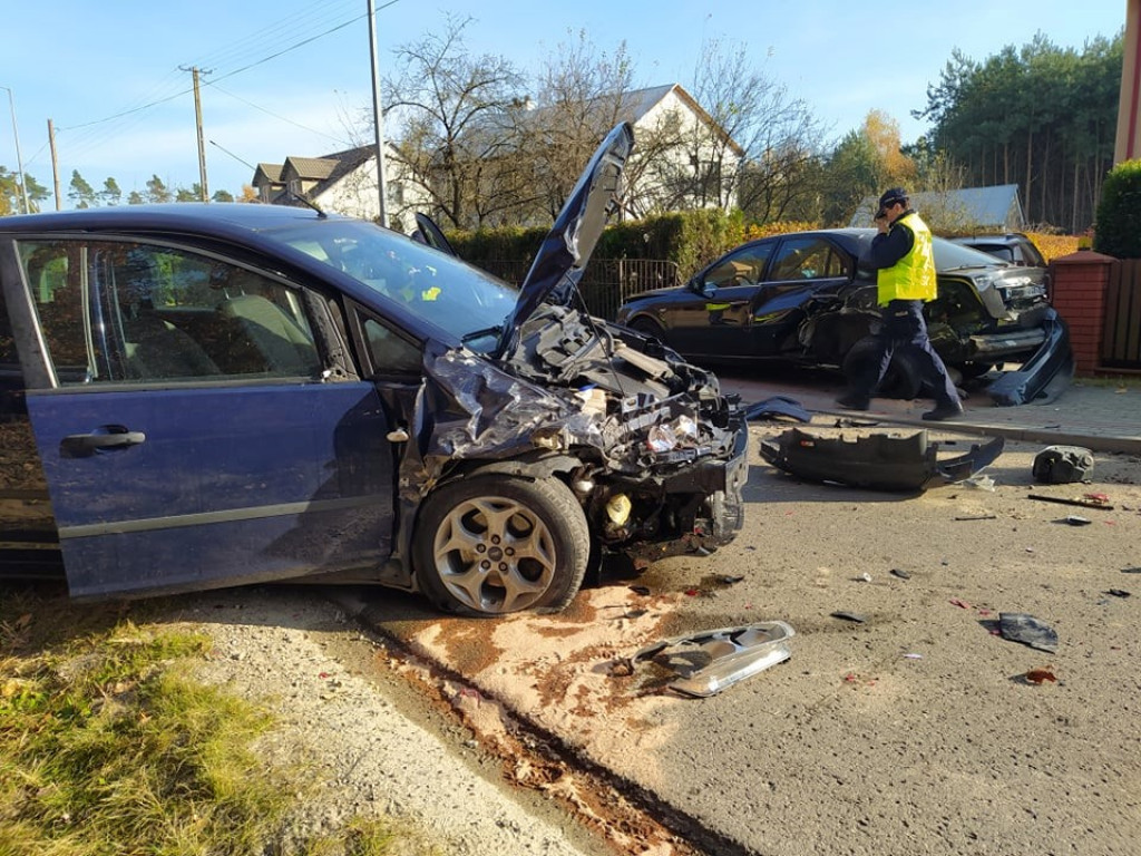 Wypadek w Nowej Dębie, droga zablokowana [zdjęcia]
