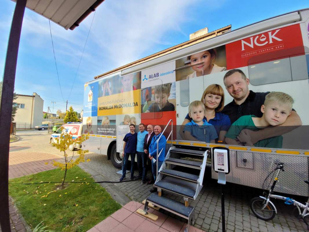 Powiat staszowski. Przebadano blisko 80 dzieci. Profilaktyczna akcja Fundacji Ronalda McDonalda [zdjęcia]