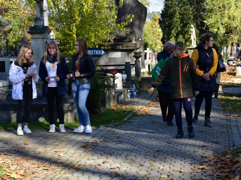 Sandomierz. Ratujmy zabytkowe nagrobki. Kwesta już trwa