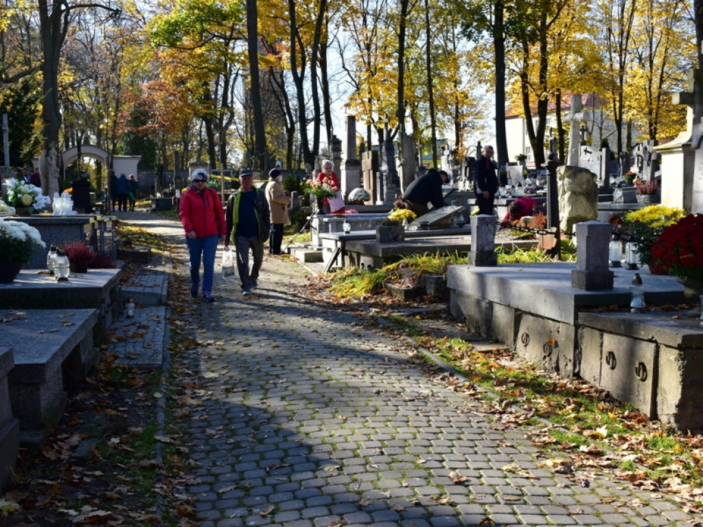 Sandomierz. Ratujmy zabytkowe nagrobki. Kwesta już trwa