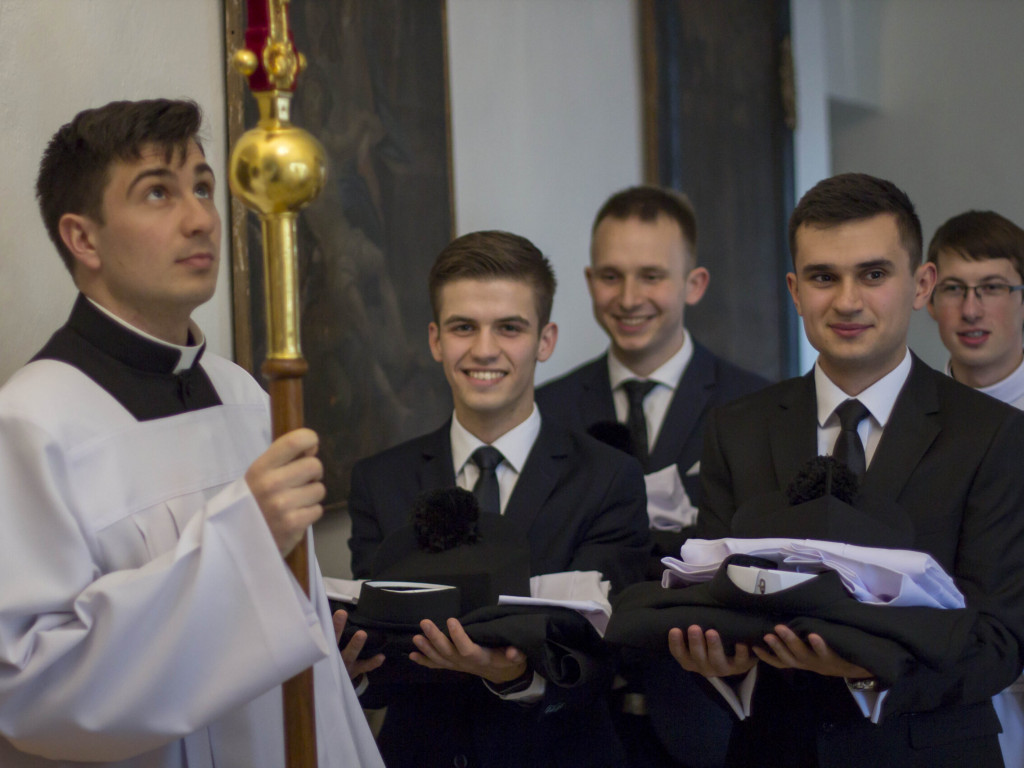 Sandomierz. Klerycy otrzymali sutanny. Uroczyste obłóczyny w seminarium duchownym