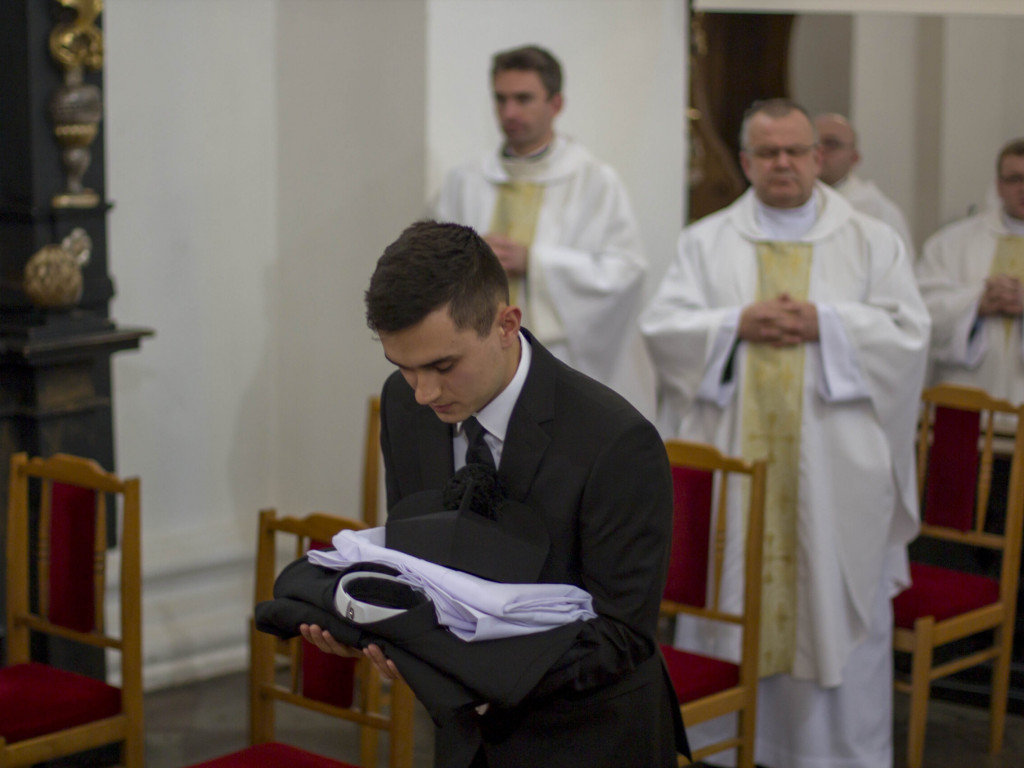 Sandomierz. Klerycy otrzymali sutanny. Uroczyste obłóczyny w seminarium duchownym
