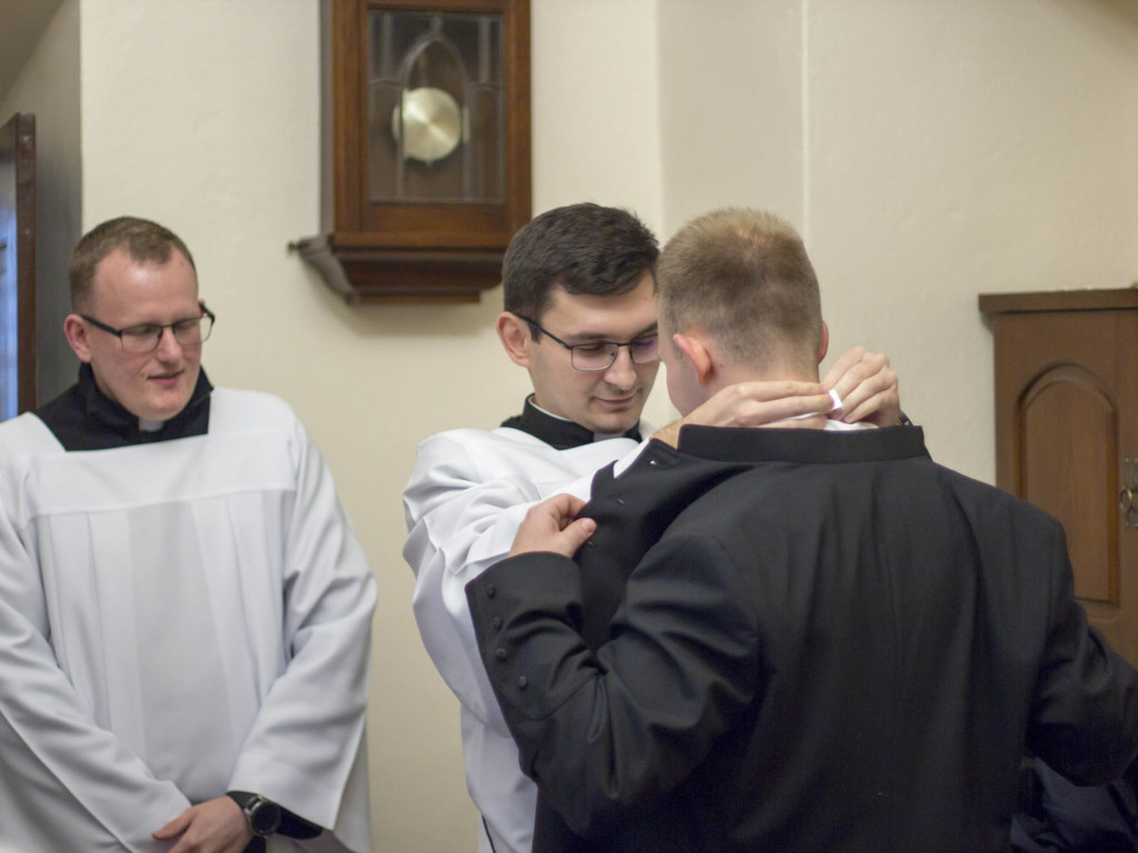 Sandomierz. Klerycy otrzymali sutanny. Uroczyste obłóczyny w seminarium duchownym