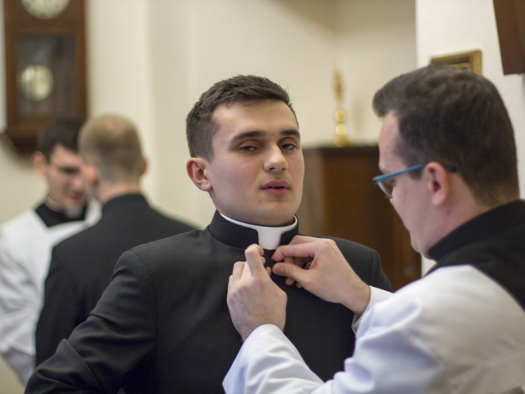 Sandomierz. Klerycy otrzymali sutanny. Uroczyste obłóczyny w seminarium duchownym