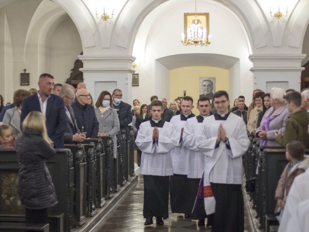 Sandomierz. Klerycy otrzymali sutanny. Uroczyste obłóczyny w seminarium duchownym