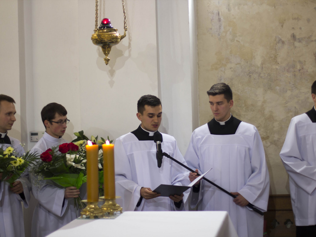 Sandomierz. Klerycy otrzymali sutanny. Uroczyste obłóczyny w seminarium duchownym