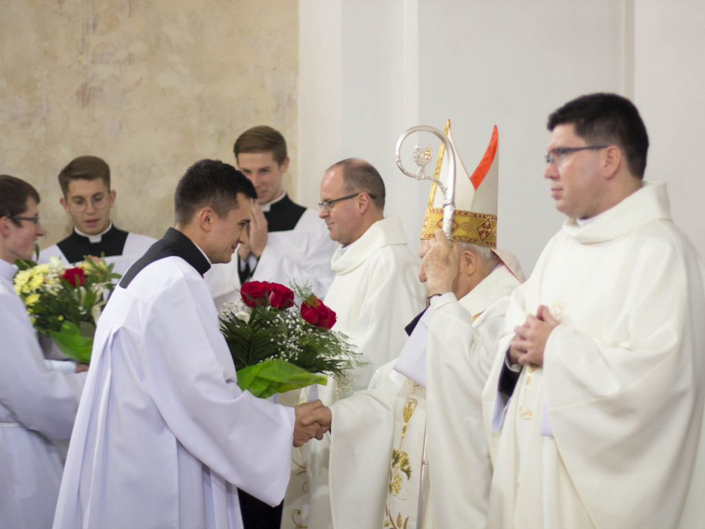 Sandomierz. Klerycy otrzymali sutanny. Uroczyste obłóczyny w seminarium duchownym