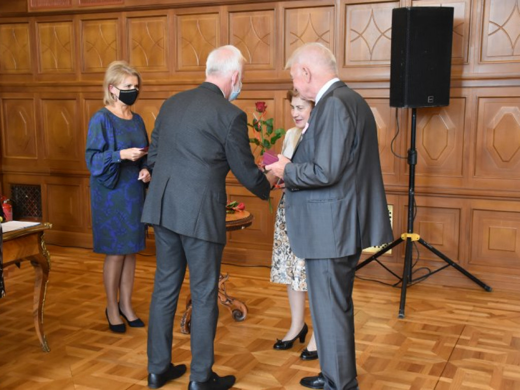 Tarnobrzeg. 8 par obchodziło złote gody [wideo][zdjęcia]