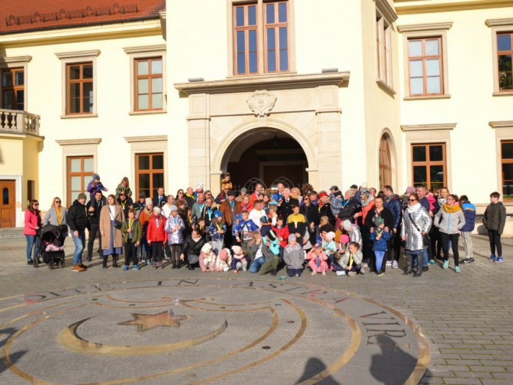 Tarnobrzeg. Dzieci i dorośli pobiegli w parku dzikowskim dla Niepodległej [zdjęcia]