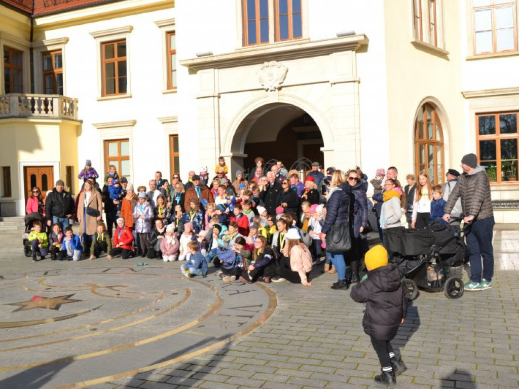 Tarnobrzeg. Dzieci i dorośli pobiegli w parku dzikowskim dla Niepodległej [zdjęcia]