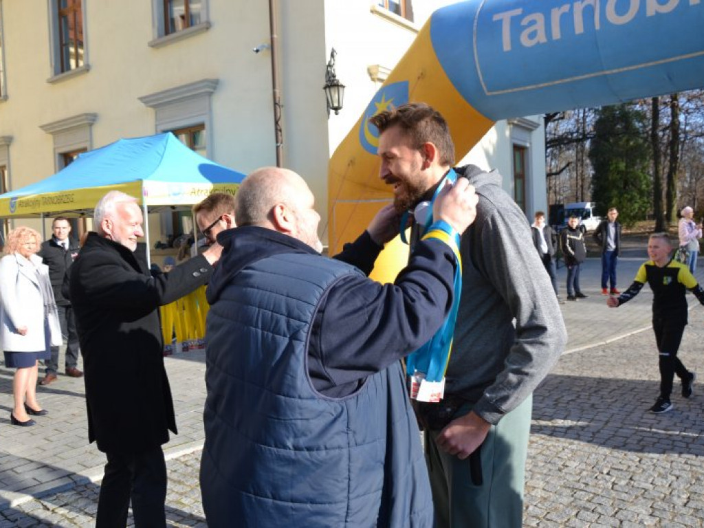 Tarnobrzeg. Dzieci i dorośli pobiegli w parku dzikowskim dla Niepodległej [zdjęcia]