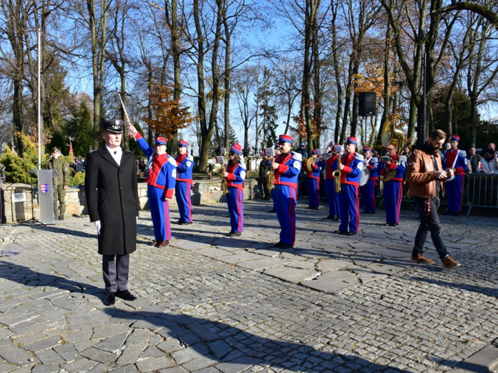 Sandomierz. Obchody Narodowego Święta Niepodległości. W przemówieniach nawiązania do obecnej sytuacji w kraju [zdjęcia]