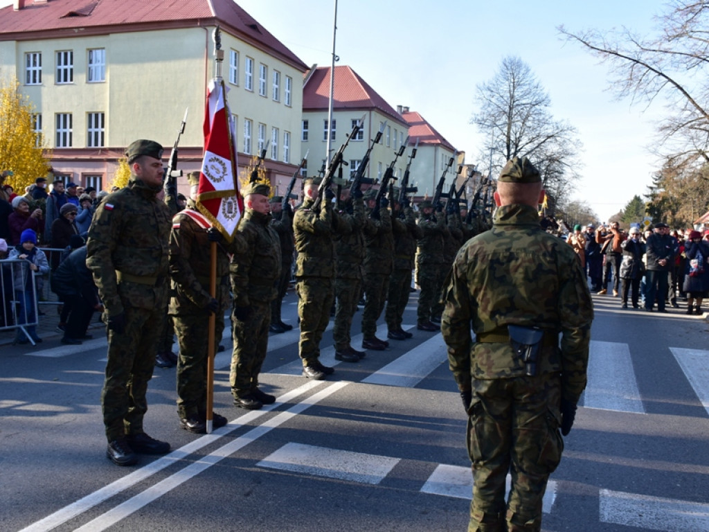 Sandomierz. Obchody Narodowego Święta Niepodległości. W przemówieniach nawiązania do obecnej sytuacji w kraju [zdjęcia]