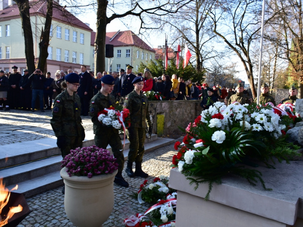 Sandomierz. Obchody Narodowego Święta Niepodległości. W przemówieniach nawiązania do obecnej sytuacji w kraju [zdjęcia]
