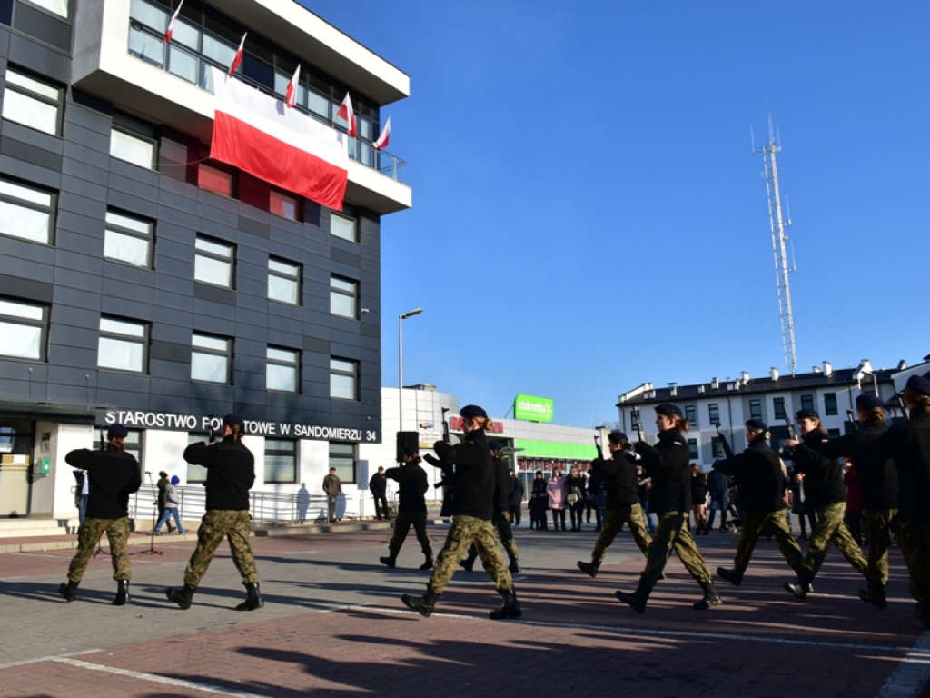 Sandomierz. Obchody Narodowego Święta Niepodległości. W przemówieniach nawiązania do obecnej sytuacji w kraju [zdjęcia]