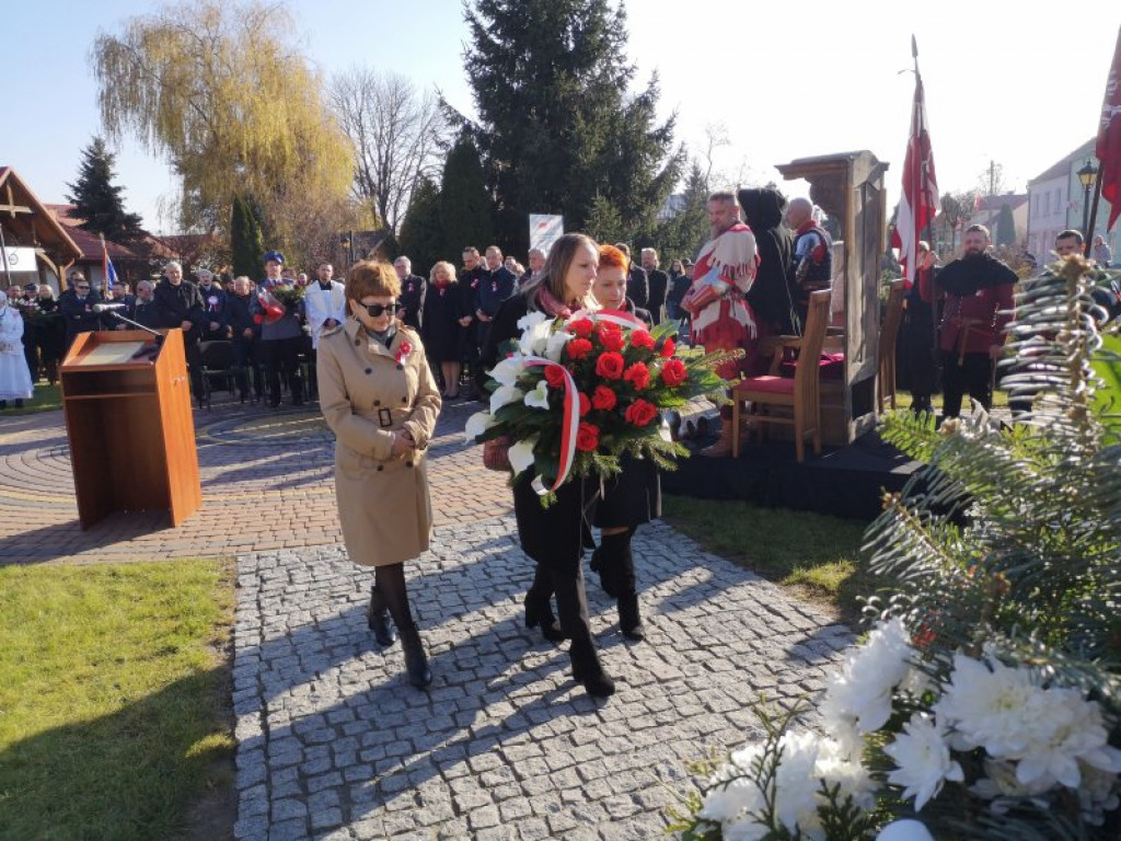 Odsłonięcie Pomnika Orła Piastowskiego w Baranowie Sandomierskim [zdjęcia]
