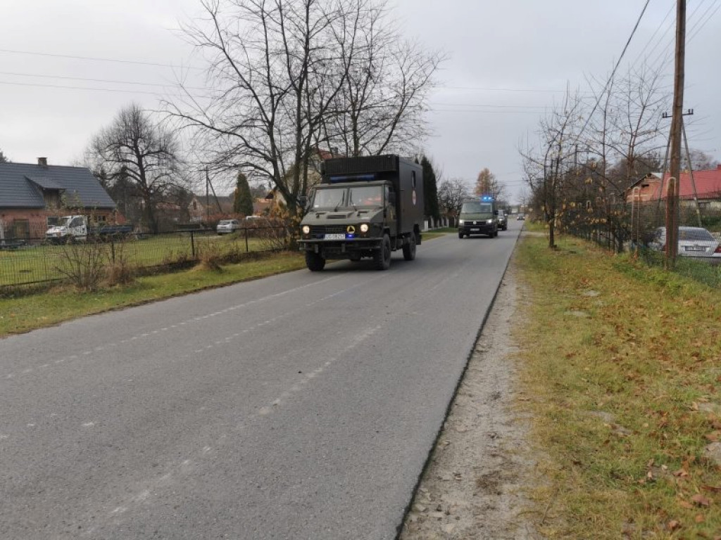 Czołgiści z 1 Warszawskiej Brygady Pancernej ćwiczą na poligonie w Nowej Dębie [zdjęcia]