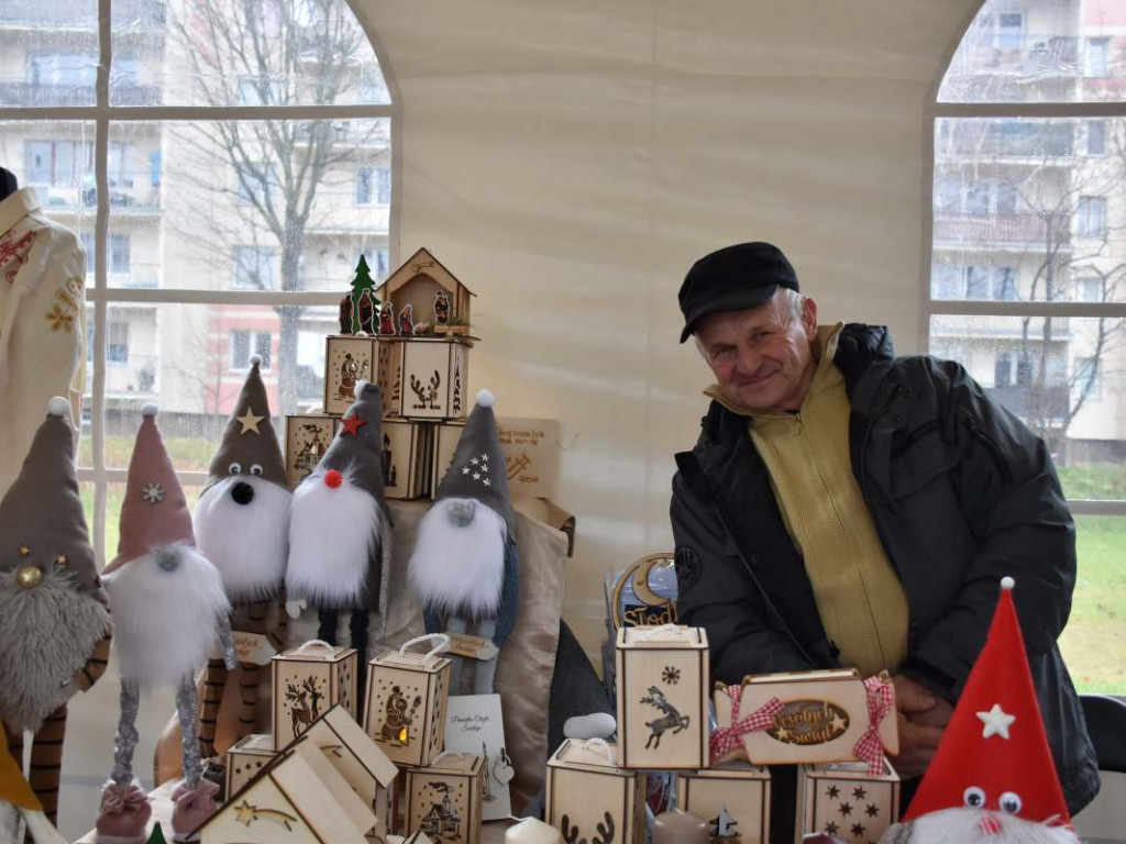 Kiermasz świąteczny i orszak Świętego Mikołaja w Gorzycach [zdjęcia]