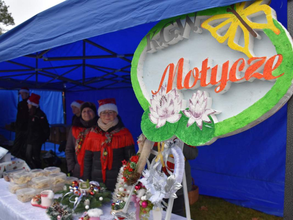 Kiermasz świąteczny i orszak Świętego Mikołaja w Gorzycach [zdjęcia]