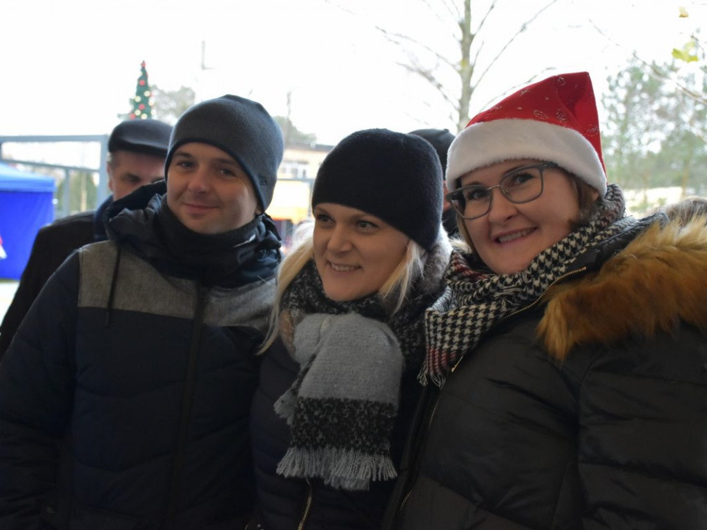 Kiermasz świąteczny i orszak Świętego Mikołaja w Gorzycach [zdjęcia]