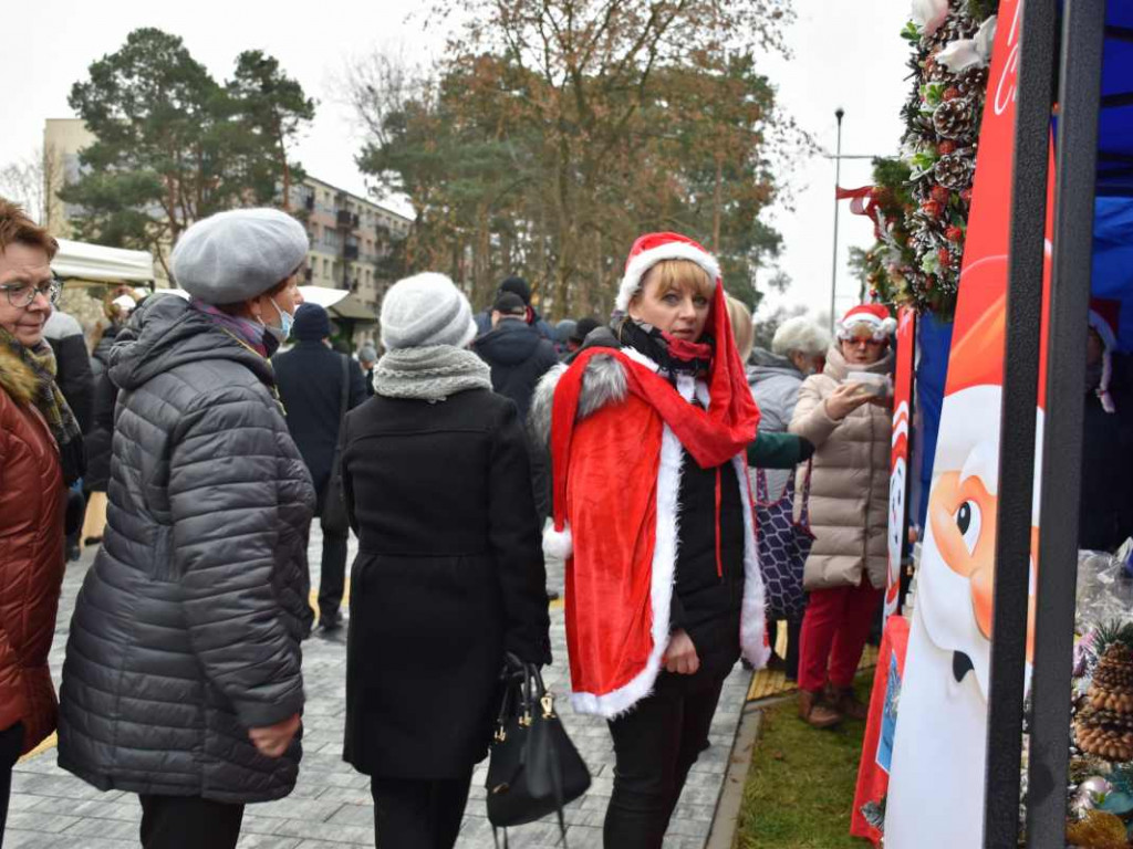 Kiermasz świąteczny i orszak Świętego Mikołaja w Gorzycach [zdjęcia]