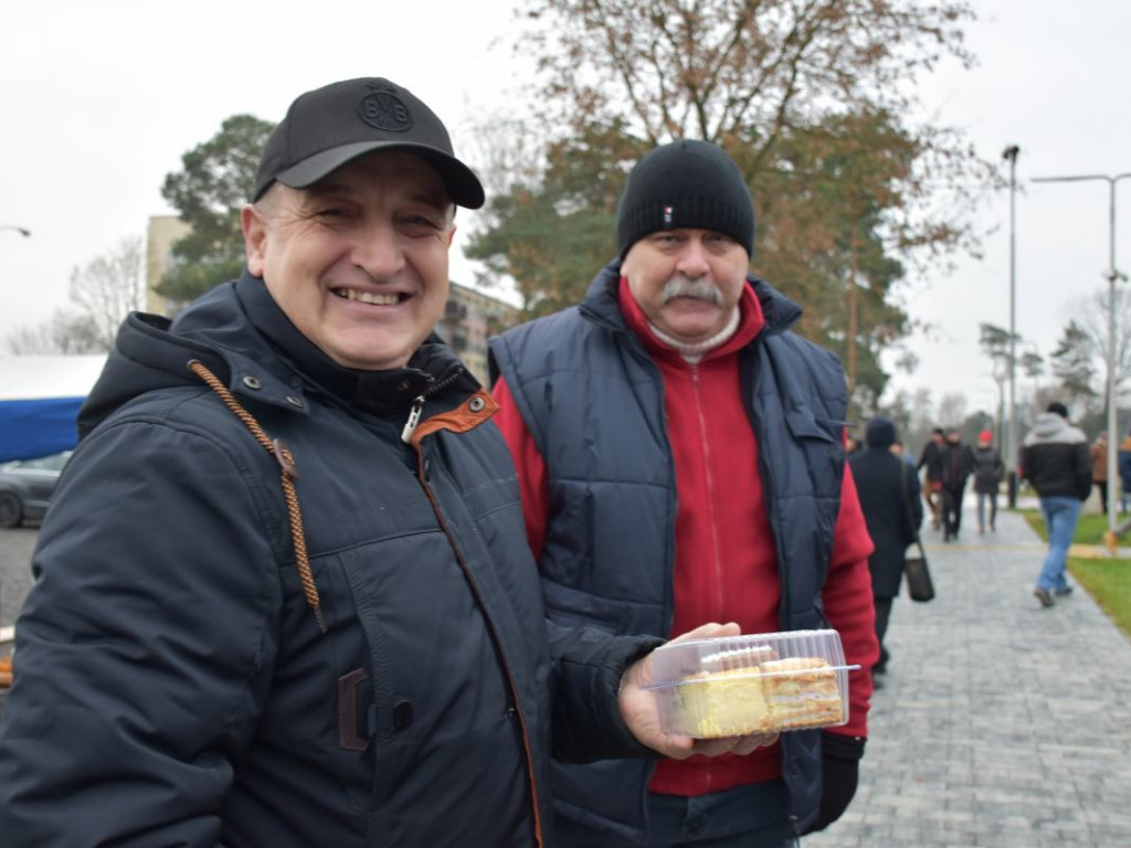 Kiermasz świąteczny i orszak Świętego Mikołaja w Gorzycach [zdjęcia]