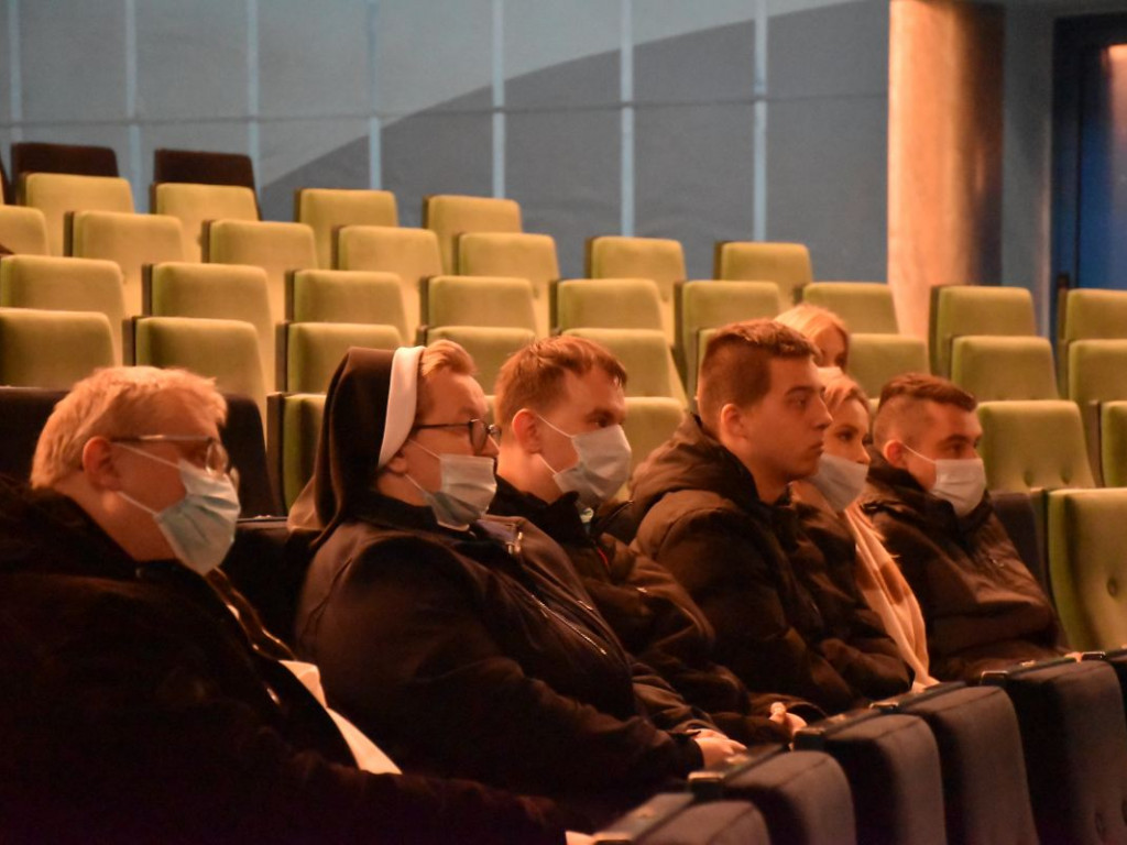 Debaty z działaczami, wolontariuszami i koncert Sviatyja. W Tarnobrzegu odbyła się I Powiatowa Gala Wolontariatu [zdjęcia]