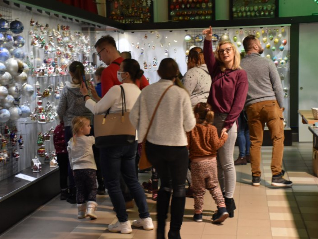 Tłumy w Muzeum Bombki Choinkowej w Nowej Dębie [zdjęcia]