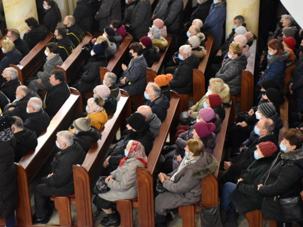 Pożegnanie ks. Mieczysława Wolanina, byłego proboszcza w Nowej Dębie [zdjęcia]