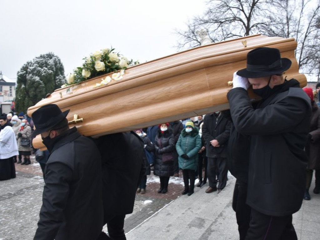 Pożegnanie ks. Mieczysława Wolanina, byłego proboszcza w Nowej Dębie [zdjęcia]