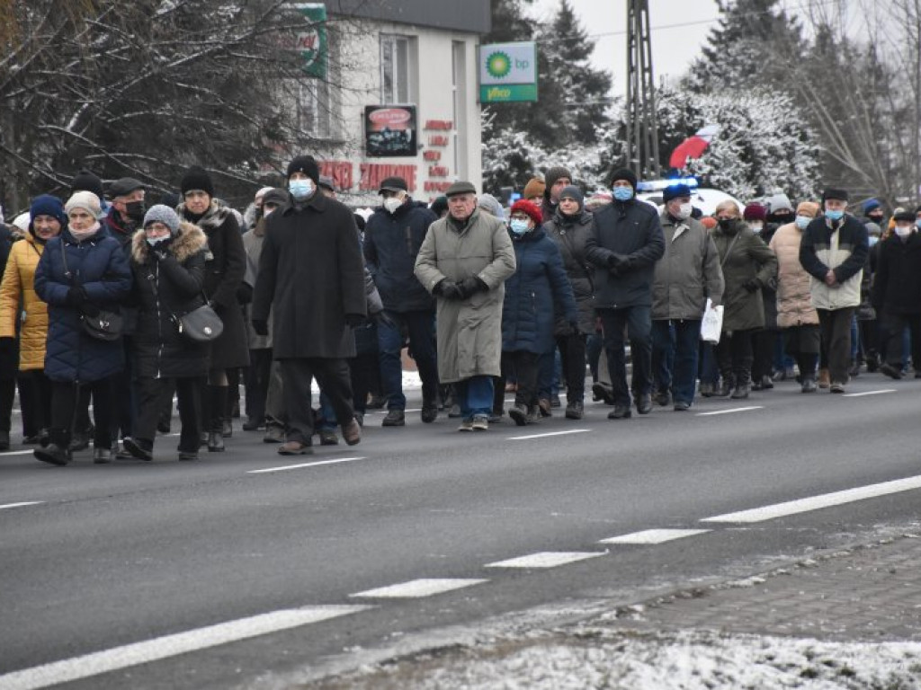 Pożegnanie ks. Mieczysława Wolanina, byłego proboszcza w Nowej Dębie [zdjęcia]