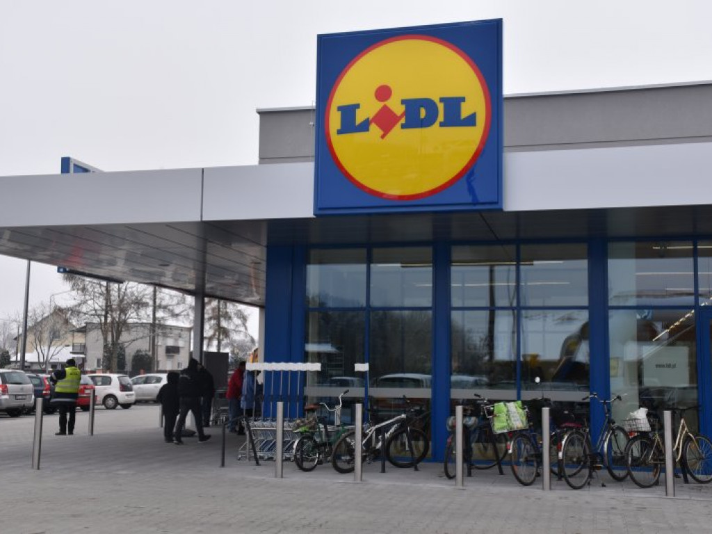 Tłumy na wielkim otwarciu Lidla w Nowej Dębie [zdjęcia]