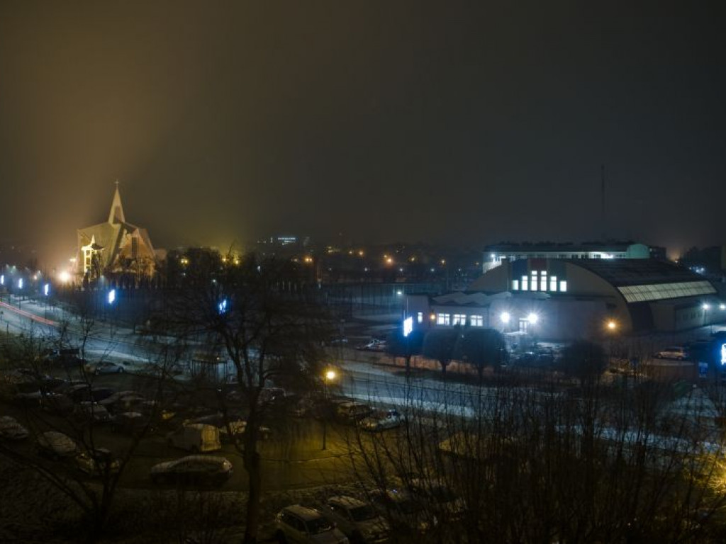 Staszów gotowy na święta. Bożonarodzeniowe iluminacje robią kolosalne wrażenie! [zdjęcia]