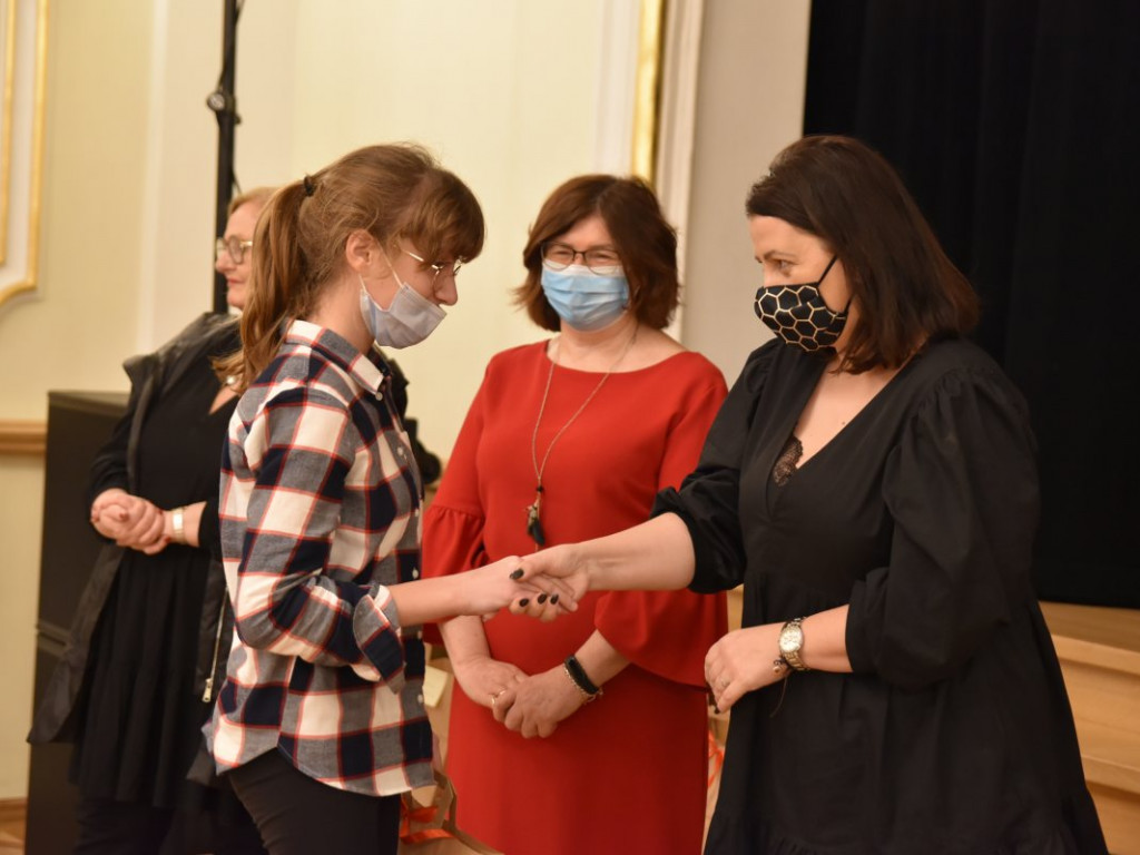Konkursy Fundacji Serce Lasowiackie rozstrzygnięte. Laureaci odebrali nagrody w Tarnobrzeskim Domu Kultury [zdjęcia]