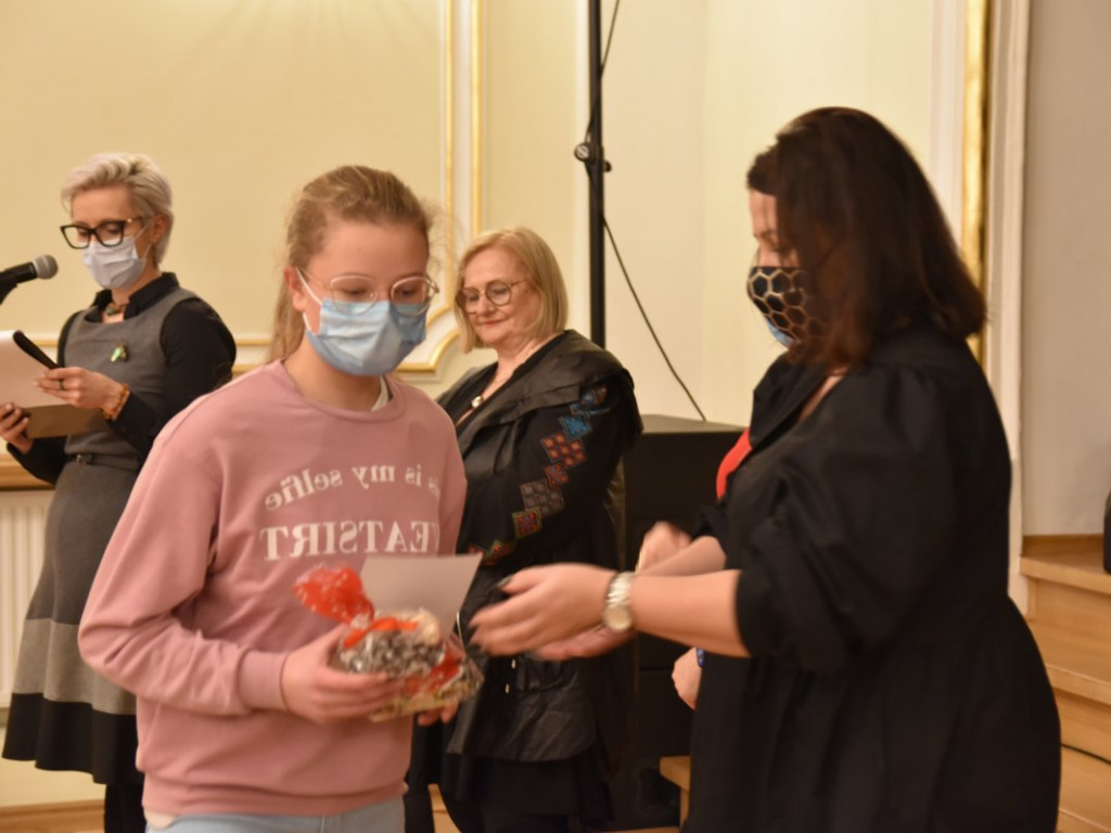 Konkursy Fundacji Serce Lasowiackie rozstrzygnięte. Laureaci odebrali nagrody w Tarnobrzeskim Domu Kultury [zdjęcia]