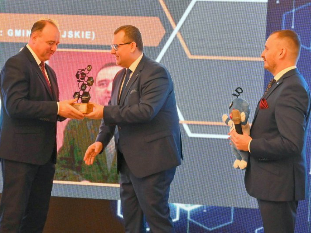 Tarnobrzeska Specjalna Strefa Ekonomiczna podsumowała rok 2021. Konferencja na zamku w Baranowie Sandomierskim [zdjęcia]