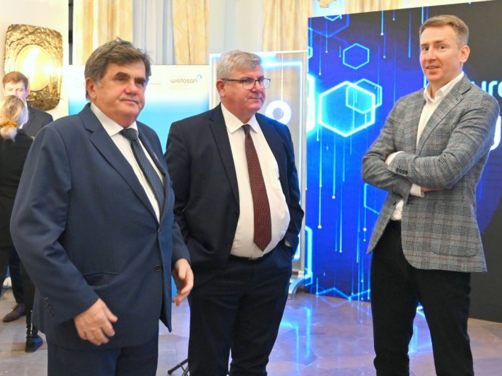 Tarnobrzeska Specjalna Strefa Ekonomiczna podsumowała rok 2021. Konferencja na zamku w Baranowie Sandomierskim [zdjęcia]