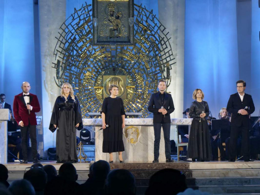 Wyjątkowy koncert, milicjanci i robotnicy. Stalowowolanie uczcili rocznicę wprowadzenia stanu wojennego [zdjęcia]