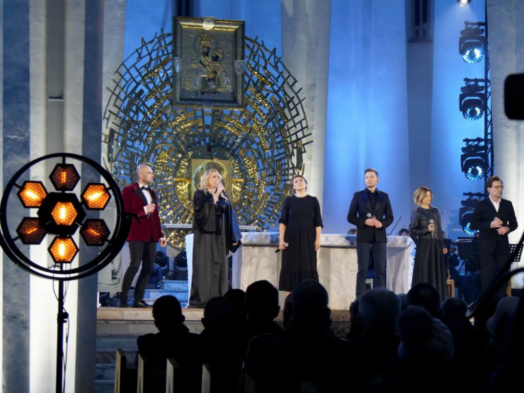 Wyjątkowy koncert, milicjanci i robotnicy. Stalowowolanie uczcili rocznicę wprowadzenia stanu wojennego [zdjęcia]