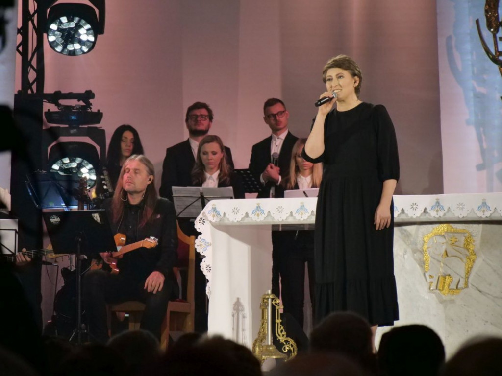 Wyjątkowy koncert, milicjanci i robotnicy. Stalowowolanie uczcili rocznicę wprowadzenia stanu wojennego [zdjęcia]