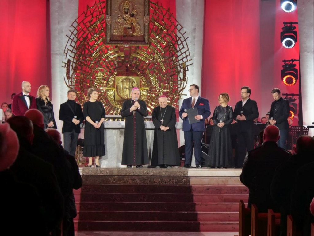 Wyjątkowy koncert, milicjanci i robotnicy. Stalowowolanie uczcili rocznicę wprowadzenia stanu wojennego [zdjęcia]