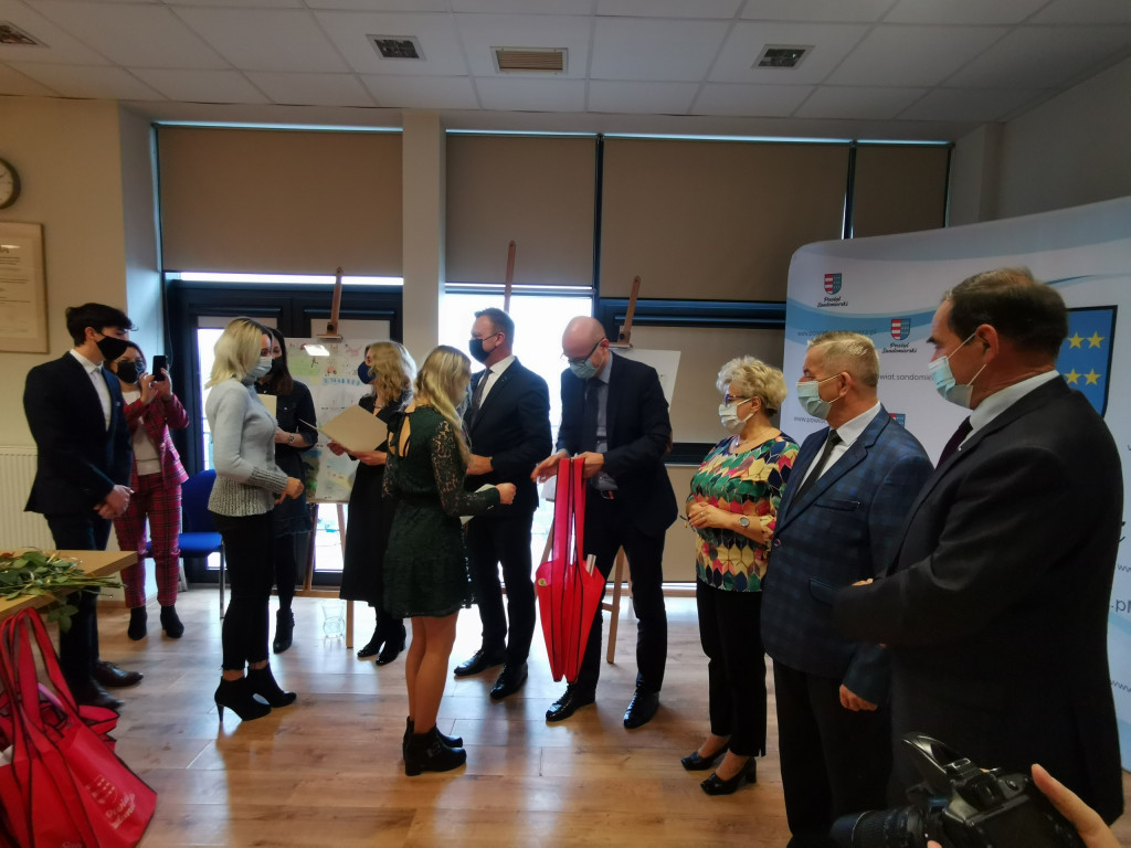 Sandomierz. Prymusi otrzymali stypendia premiera [zdjęcia]