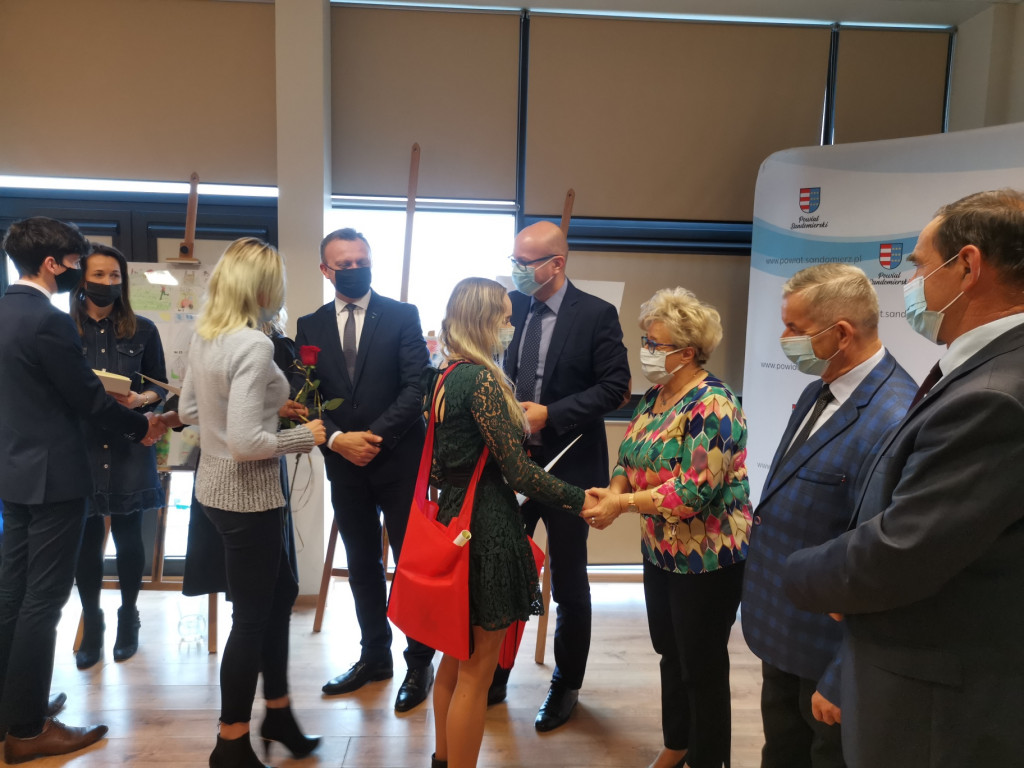 Sandomierz. Prymusi otrzymali stypendia premiera [zdjęcia]