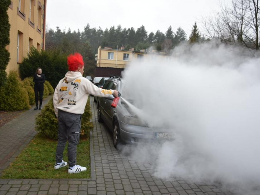 Michał Wiśniewski gasił pożar samochodu w Skopaniu! [zdjęcia]