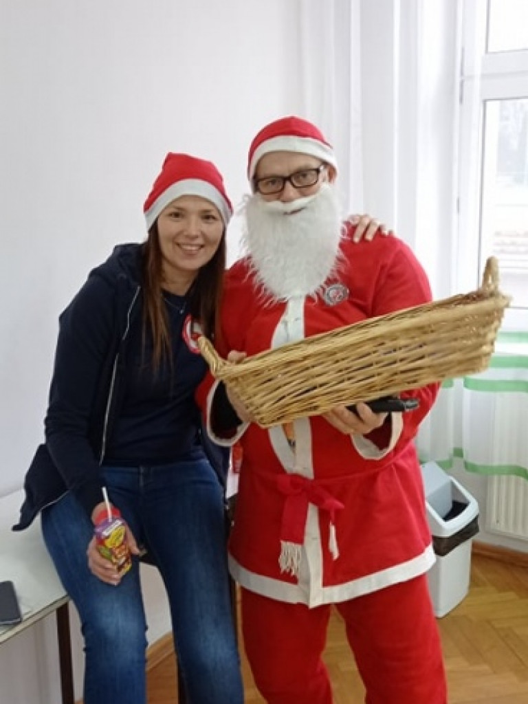 Prawie 30 osób oddało krew podczas wyjątkowej mikołajkowej akcji w Połańcu [zdjęcia]