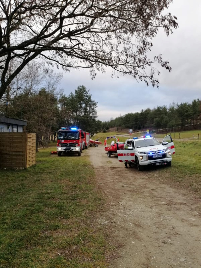 Znaleziono ciało 62-latka, który wczoraj wypadł z łódki na zalewie Chańcza [zdjęcia]
