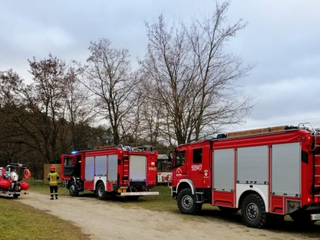 Znaleziono ciało 62-latka, który wczoraj wypadł z łódki na zalewie Chańcza [zdjęcia]