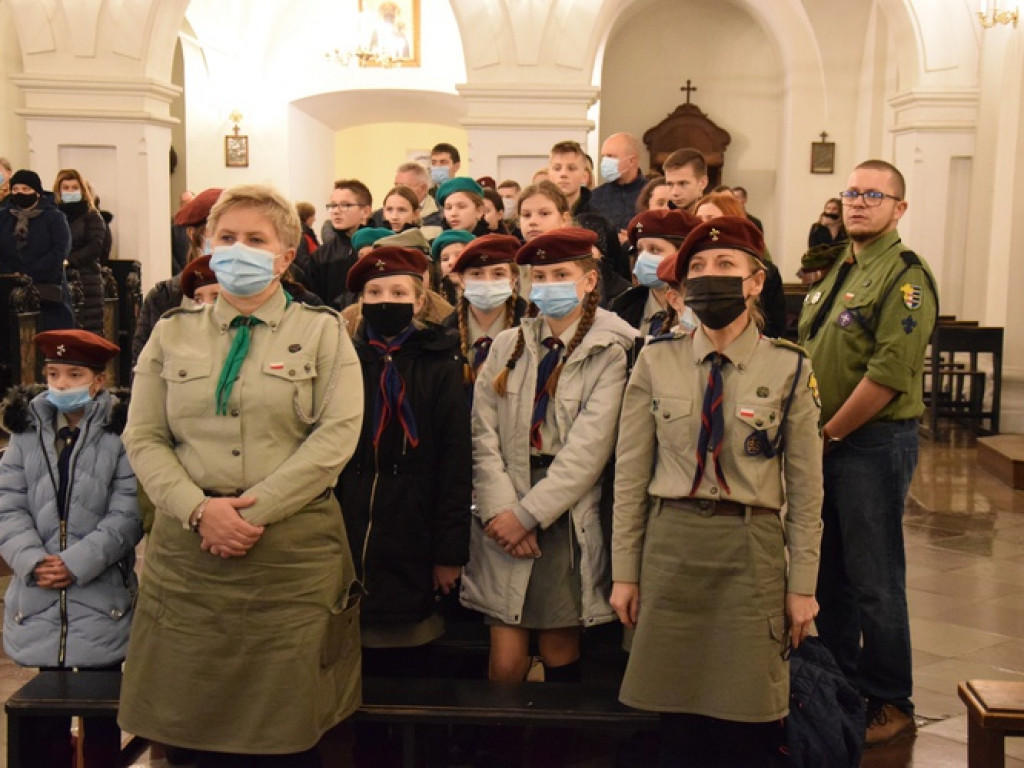 Betlejemskie Światło Pokoju dotarło do Sandomierza [zdjęcia]