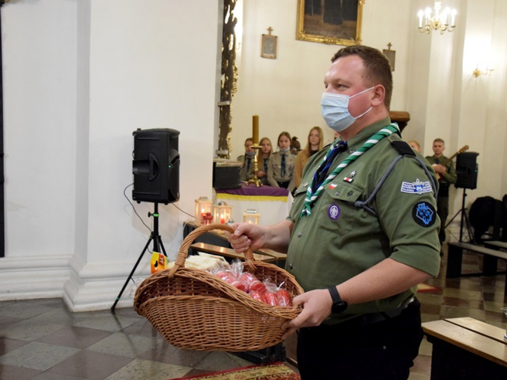 Betlejemskie Światło Pokoju dotarło do Sandomierza [zdjęcia]